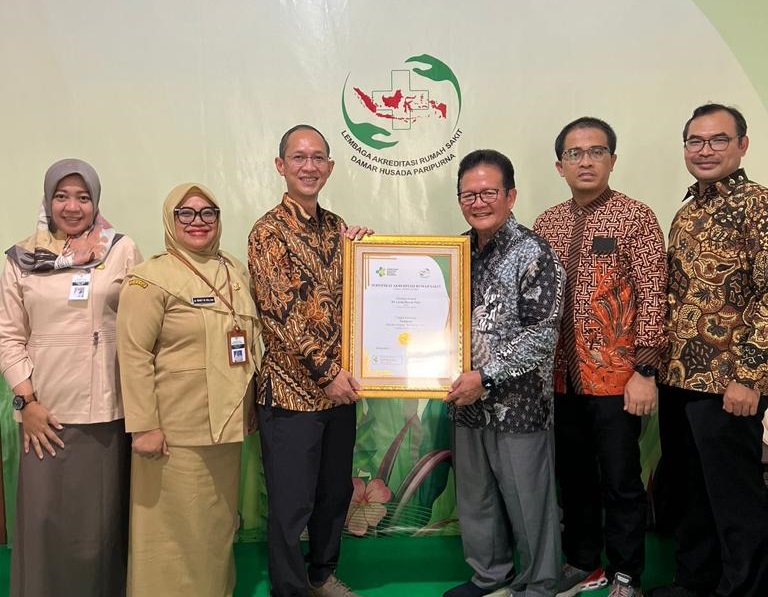Penyerahan Sertifikat Akreditasi RSUD Tidar Predikat Paripurna
